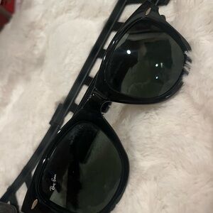 Ray-Ban Classic Black Sunglasses